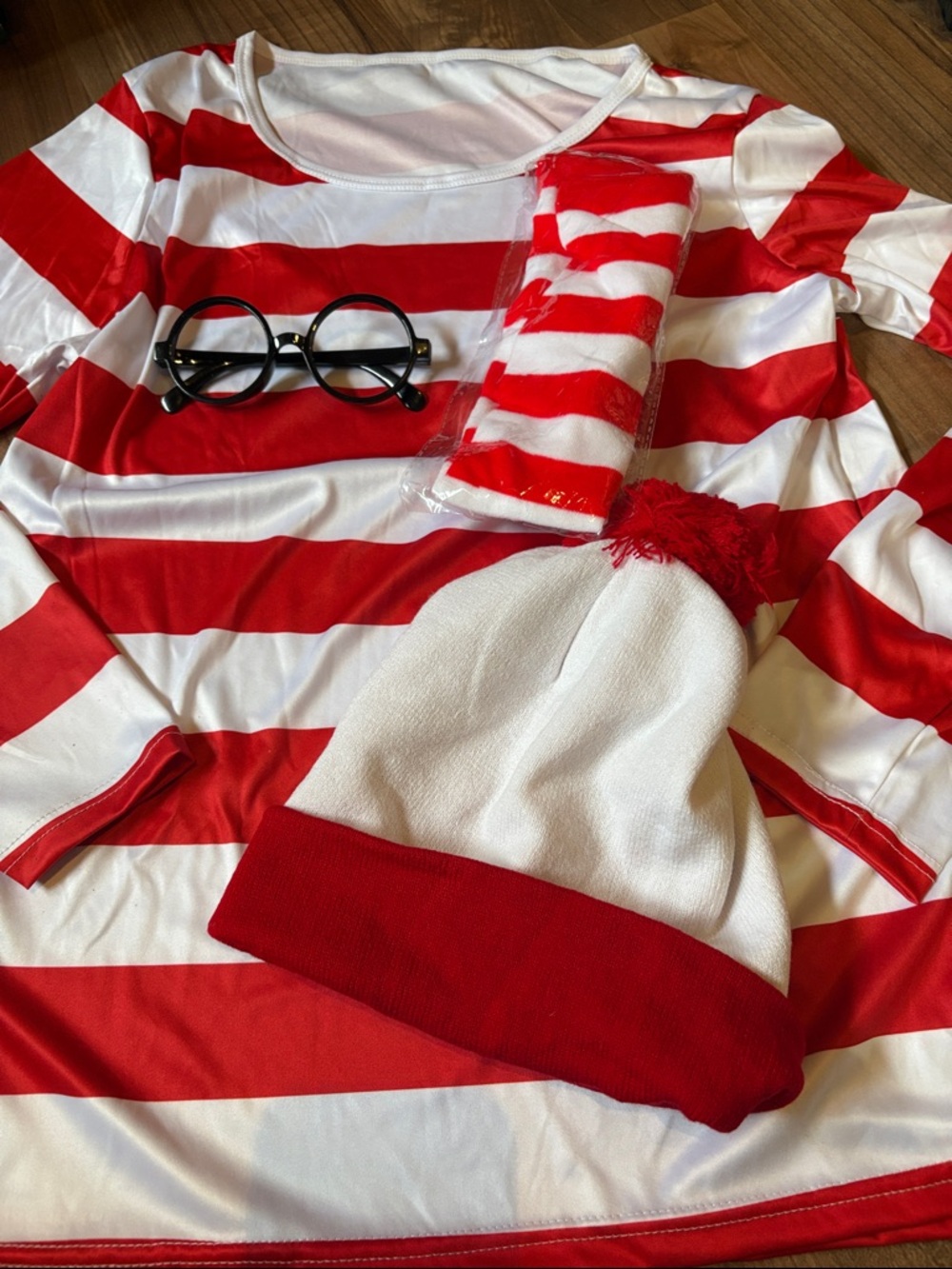 Where’s Waldo costume size M
